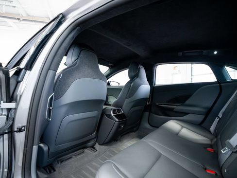 Used 2024 Lucid Air Pure RWD image 41