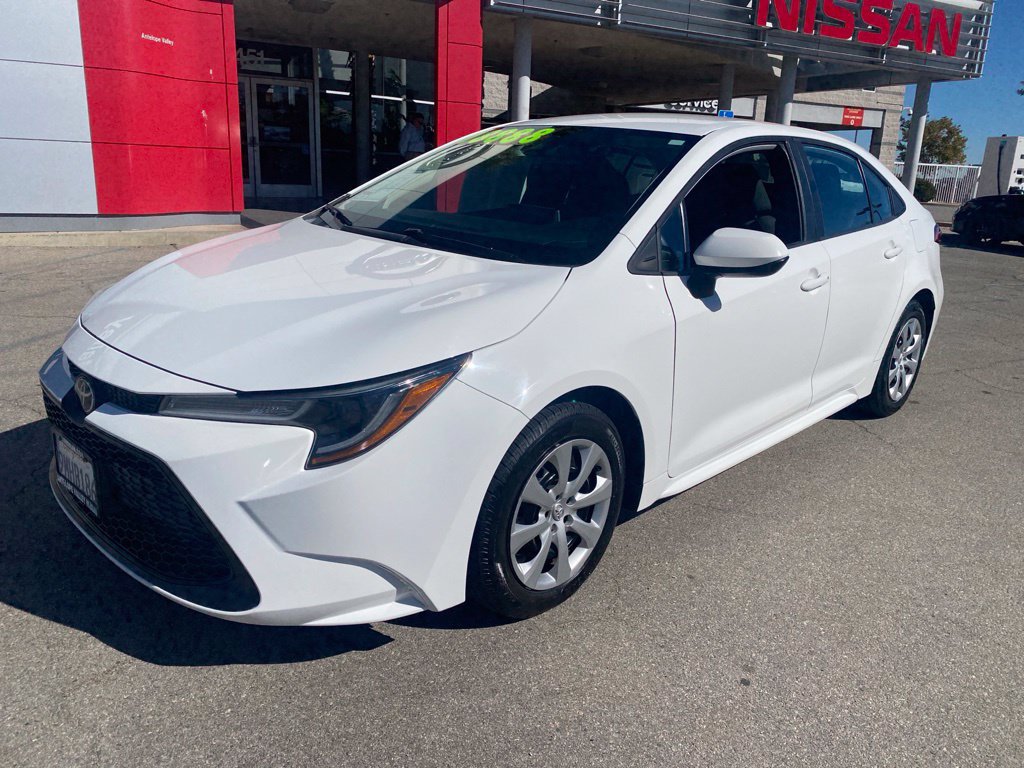 Used 2021 Toyota Corolla LE FWD image 3