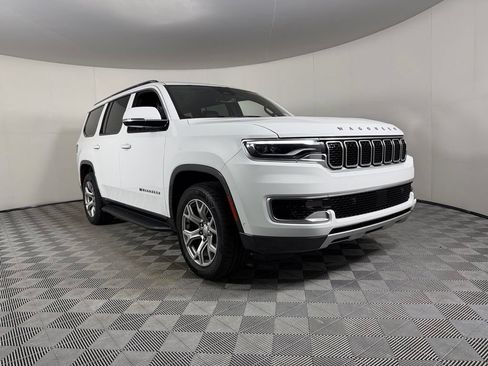 Used 2022 Jeep Wagoneer Series II AWD/4WD image 2