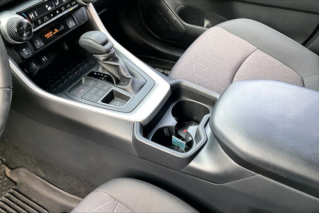 Used 2019 Toyota RAV4 XLE AWD/4WD image 19