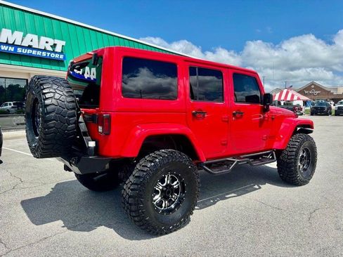 Used 2017 Jeep Wrangler Unlimited Rubicon w/ Connectivity Group AWD/4WD image 7