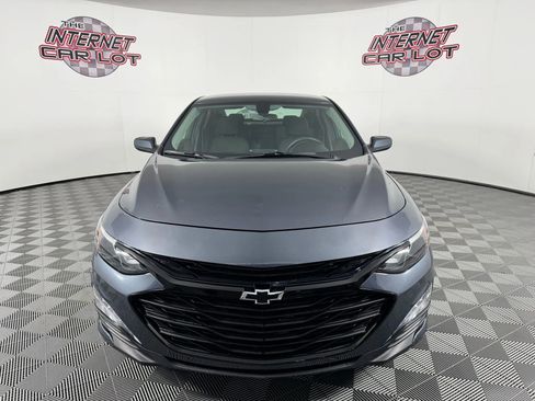 Used 2020 Chevrolet Malibu LT image 2