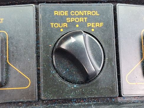 Used 1993 Chevrolet Corvette Convertible RWD image 19