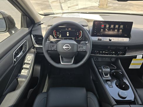 New 2026 Nissan Rogue Platinum AWD/4WD image 13
