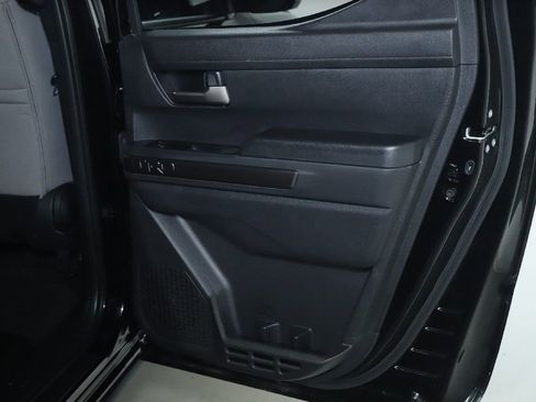 Used 2025 Toyota Tacoma TRD Off-Road image 31