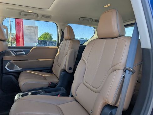 Used 2025 INFINITI QX80 Sensory AWD/4WD image 9