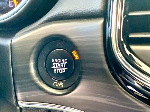 Used 2019 Jeep Grand Cherokee Limited w/ Trailer Tow Group IV AWD/4WD image 34