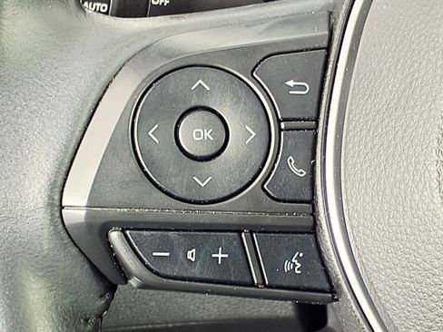 Used 2023 Toyota Corolla Cross XLE w/ Convenience Package image 18