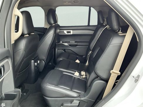 Used 2021 Ford Explorer 2WD image 24