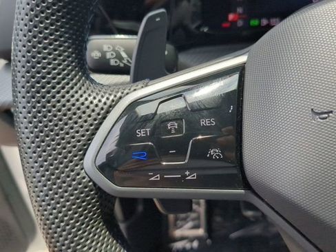 Used 2024 Volkswagen Golf R AWD/4WD image 28