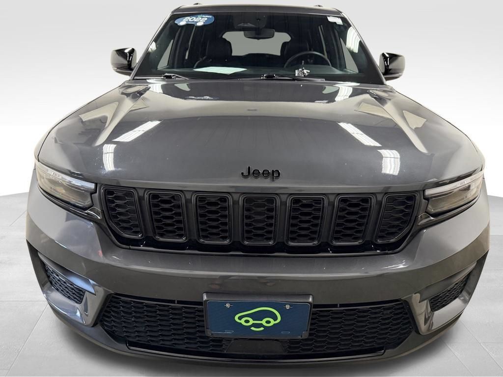 Used 2022 Jeep Grand Cherokee Altitude AWD/4WD image 5