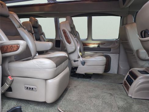 Used 2022 Chevrolet Express 2500 Extended w/ Enhanced Convenience Package image 29