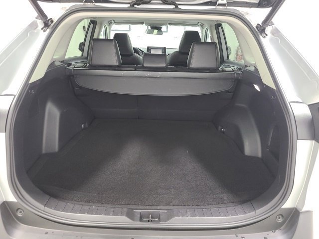 Certified 2022 Toyota RAV4 XLE Premium AWD/4WD image 37