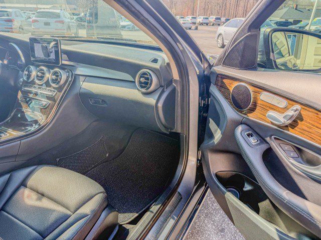 Used 2018 Mercedes-Benz C 300 4MATIC Sedan w/ Premium Package image 15