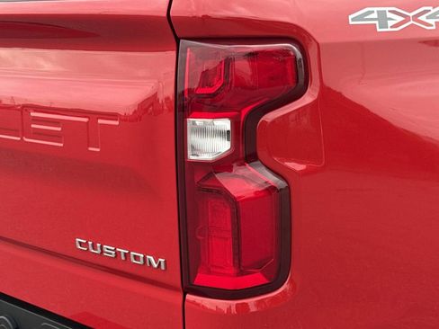 Used 2022 Chevrolet Silverado 1500 Custom w/ Safety Confidence Package AWD/4WD image 24