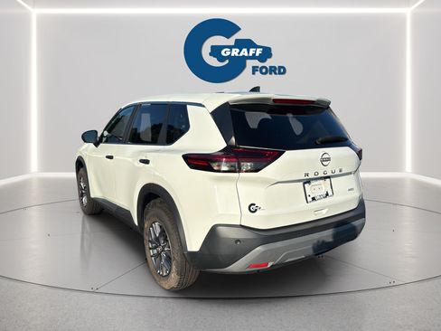 Used 2023 Nissan Rogue S AWD/4WD image 5