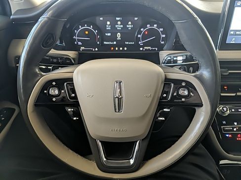 Used 2020 Lincoln Corsair Reserve w/ Appearance Package image 15