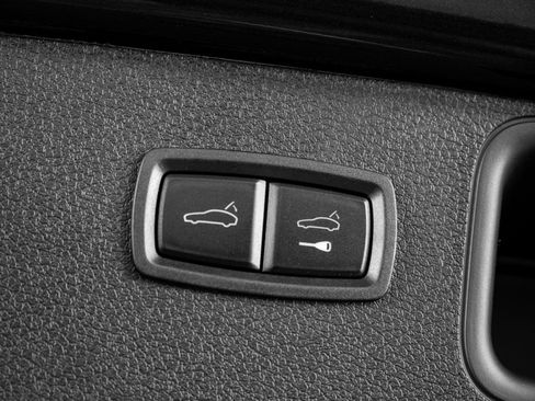 New 2026 Porsche Macan image 32