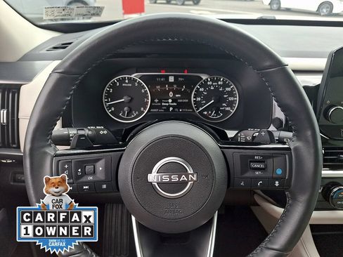 Used 2024 Nissan Pathfinder SL w/ Black Appearance Package AWD/4WD image 20