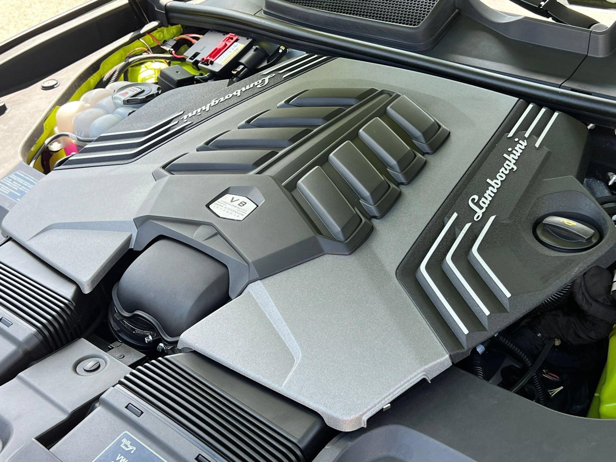 Used 2022 Lamborghini Urus AWD/4WD image 44
