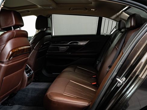 Used 2016 BMW 750i xDrive image 44