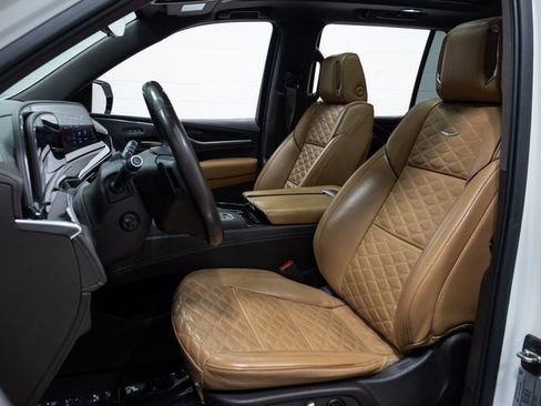 Used 2022 Cadillac Escalade Premium Luxury image 21