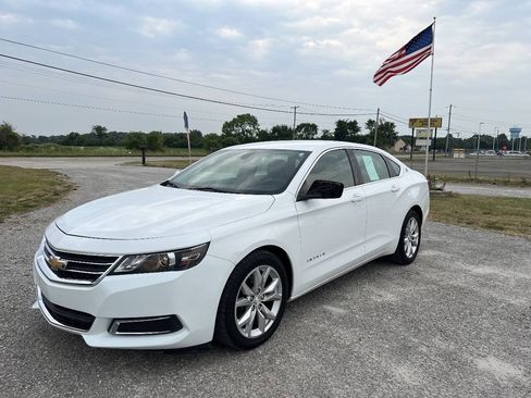 Used 2017 Chevrolet Impala LT FWD image 4