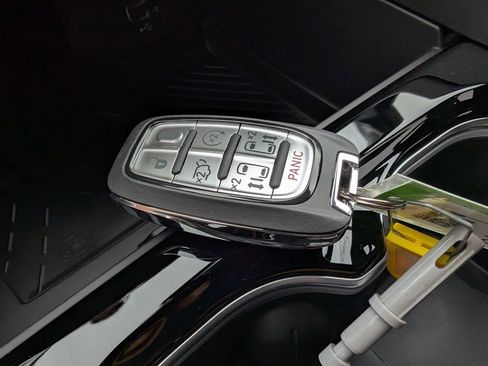 New 2026 Chrysler Pacifica Limited w/ S Appearance Package image 18