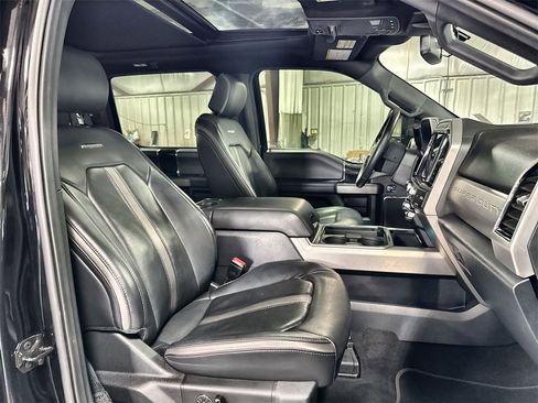 Used 2022 Ford F250 Platinum w/ FX4 Off-Road Package image 31