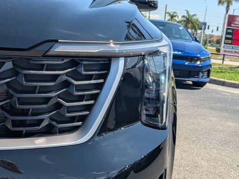 New 2026 Kia Sorento LX FWD image 9