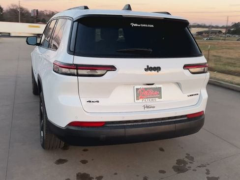 New 2025 Jeep Grand Cherokee L Limited w/ Black Appearance Package AWD/4WD image 8
