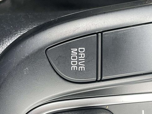 Used 2025 Kia Soul LX w/ LX Technology Package FWD image 27