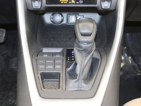 Used 2020 Toyota RAV4 LE image 36