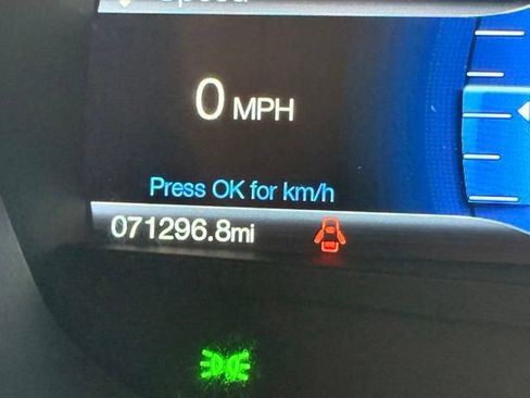 Used 2017 Ford Fusion SE w/ Fusion SE Technology Package FWD image 13