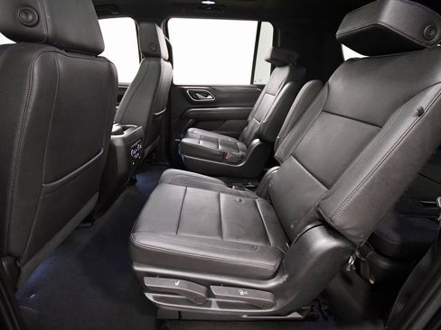 Used 2022 Chevrolet Suburban Z71 image 15