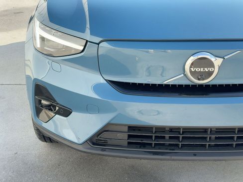 Certified 2023 Volvo XC40 Recharge Ultimate image 28