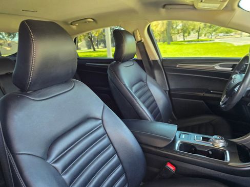 Used 2019 Ford Fusion SEL image 31