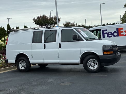 Used 2022 Chevrolet Express 2500 w/ Driver Convenience Package RWD image 3