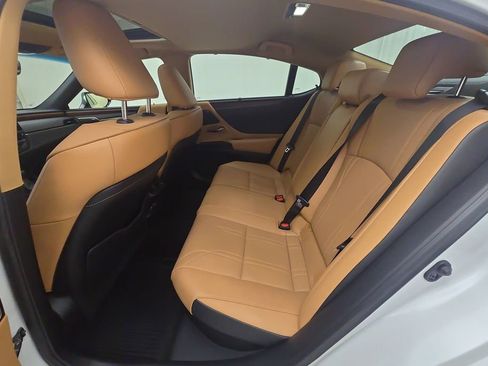 Used 2023 Lexus ES 300h Ultra Luxury image 24