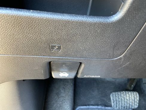 Used 2022 Chevrolet TrailBlazer RS FWD image 47