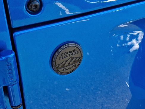 Used 2025 Jeep Wrangler Sahara image 17