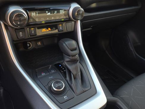 Used 2023 Toyota RAV4 XLE w/ Convenience Package image 27