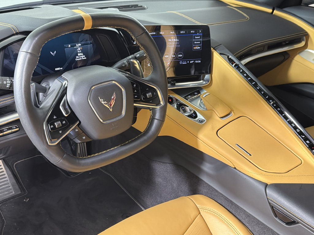 Used 2023 Chevrolet Corvette Stingray Preferred Conv w/ Z51 Performance Package RWD image 4