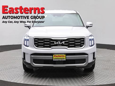 Used 2023 Kia Telluride S FWD image 2