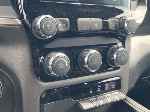 New 2026 RAM 1500 Express AWD/4WD image 47