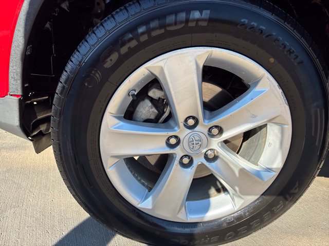 Used 2014 Toyota RAV4 XLE FWD image 4