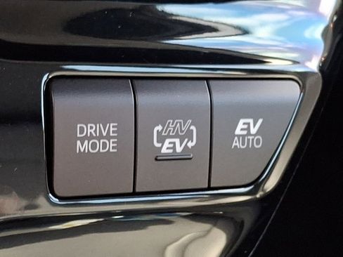 Used 2021 Toyota Prius Prime XLE image 24