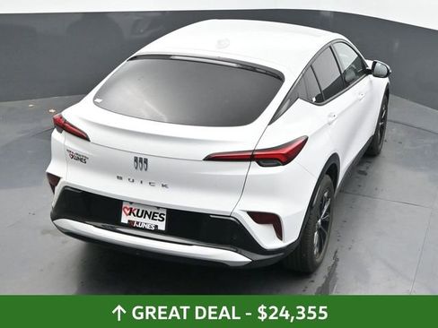 Used 2025 Buick Envista Sport Touring image 44