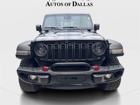 Used 2024 Jeep Gladiator Rubicon w/ Technology Group AWD/4WD image 3