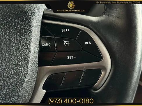 Used 2018 Jeep Grand Cherokee Limited image 13